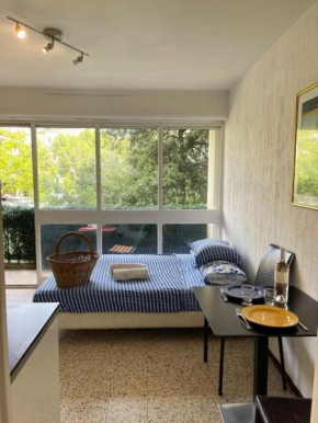 Studio au cœur d'Aix avec balcon et parking
